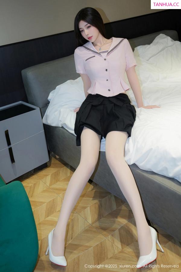 薛曼柔  [XiuRen]高清写真图 2025.02.17 No.9892 曼柔 丝袜美腿第9张图片